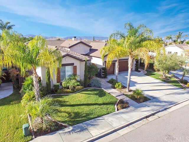 Property Photo: 26697 Kingwood Road CA 92563