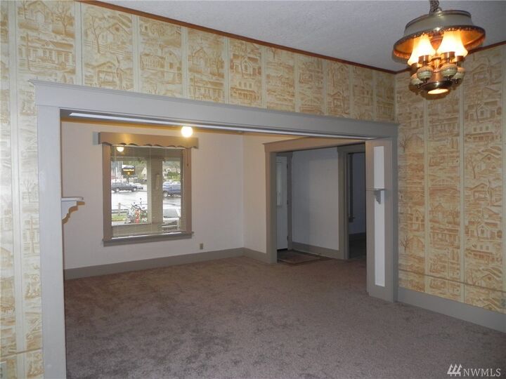 Property Photo:  115 S Oak St  WA 98531 