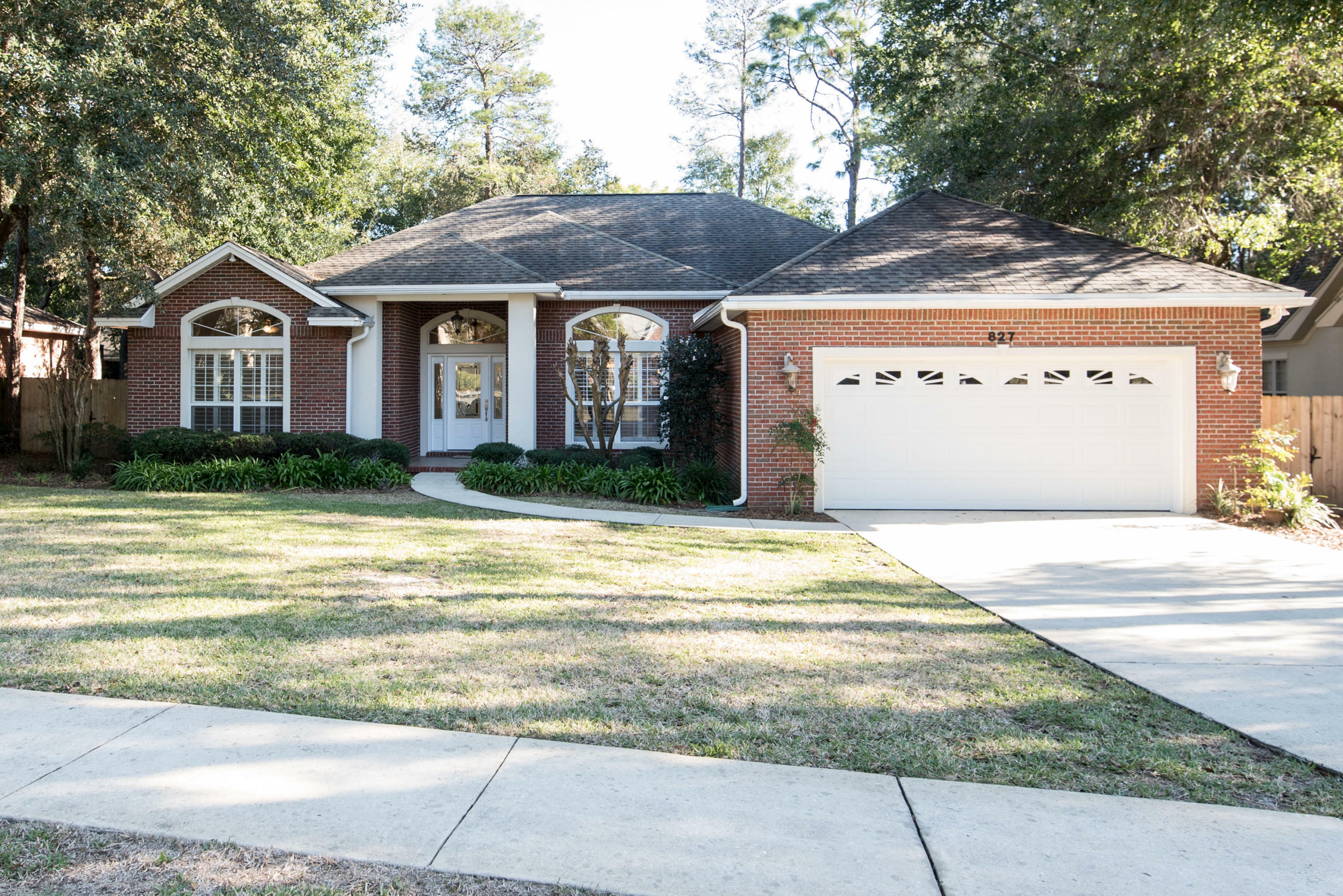 Property Photo:  827 Coldwater Creek Circle  FL 32578 