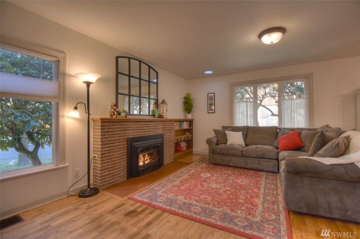 Property Photo:  1107 Jackson Ave NW  WA 98502 