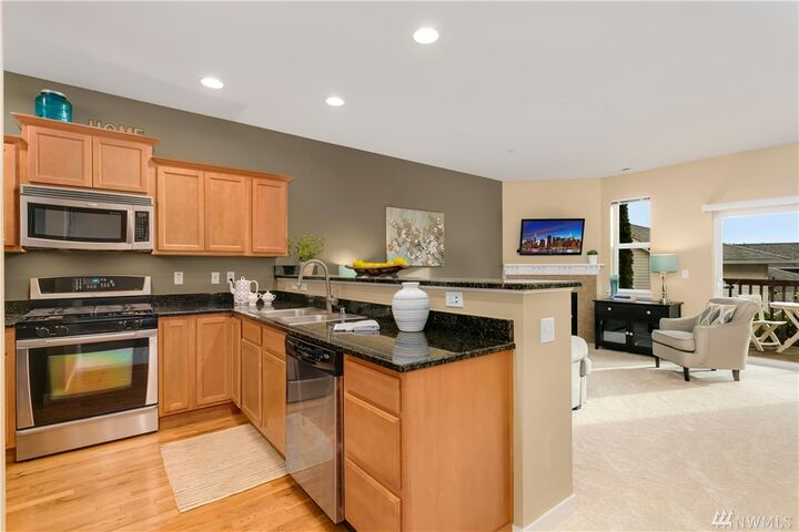 Property Photo: 4118 148th St SW D4 WA 98087