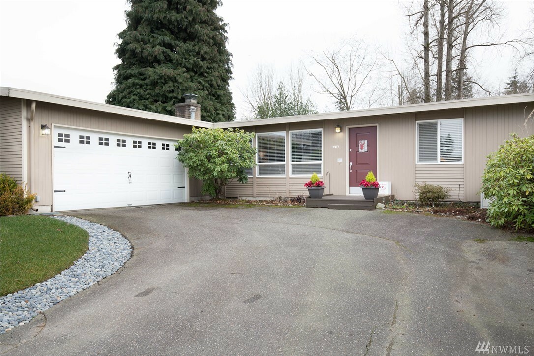 Property Photo:  1616 153rd St SW  WA 98087 