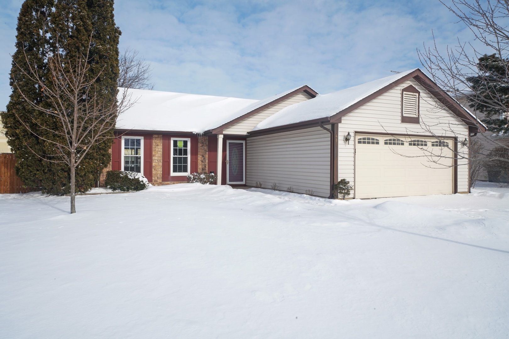 Property Photo:  487 Blackhawk Drive  IL 60188 