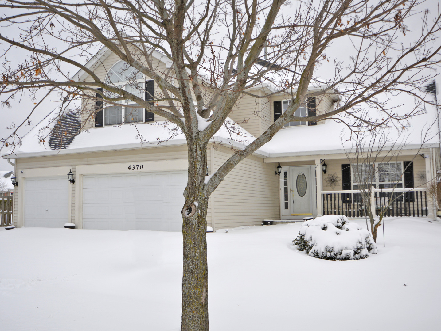 Property Photo:  4370 Greenfield Lane  IL 60156 