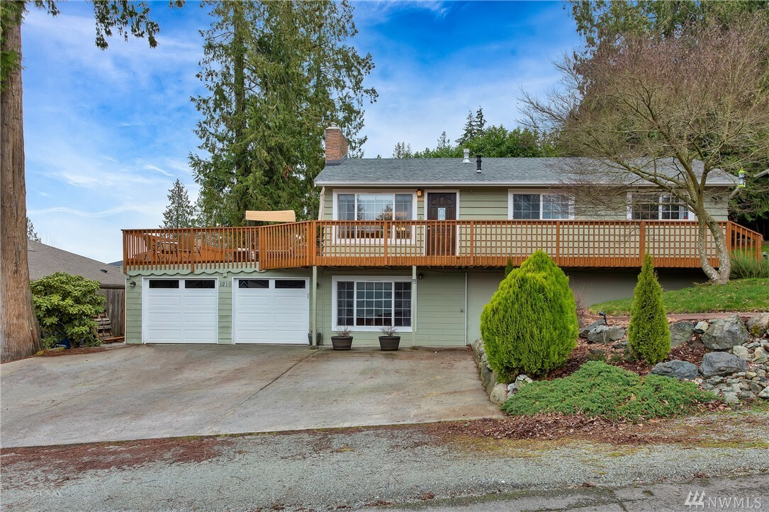 Property Photo:  1210 N 14th St  WA 98273 