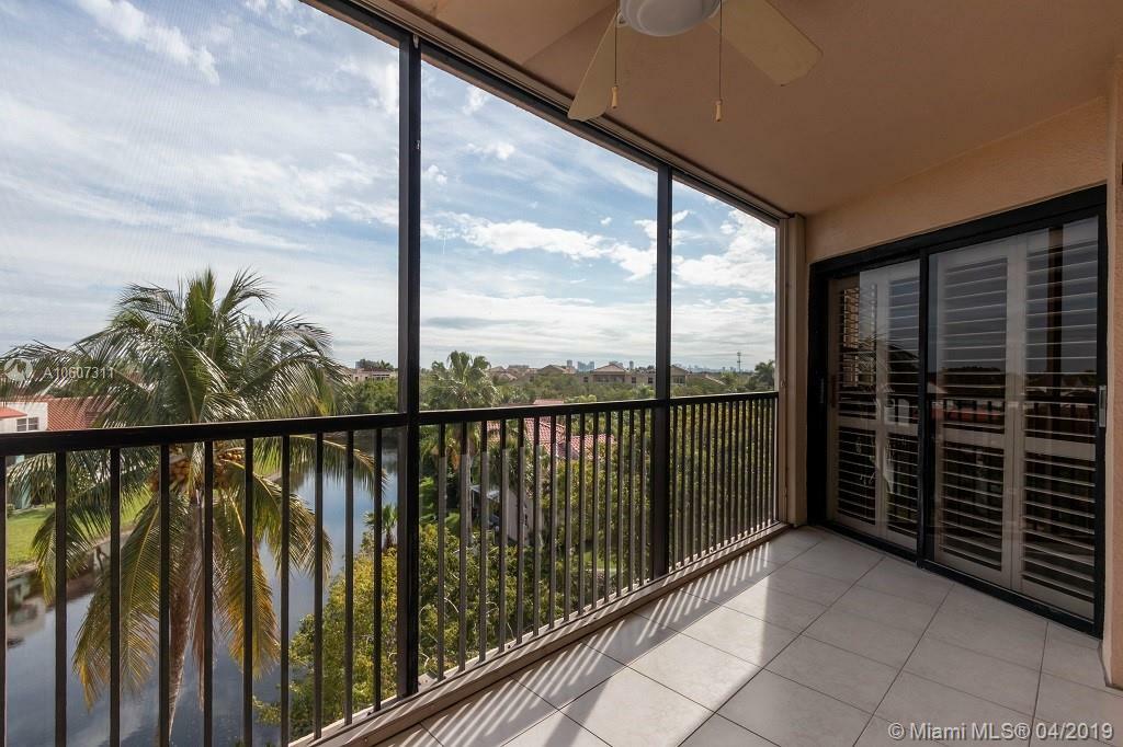 Property Photo: 520 SE 12th St 403 FL 33004