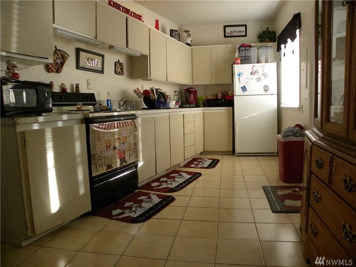 Property Photo:  1018 1020 24th St A/B  WA 98221 