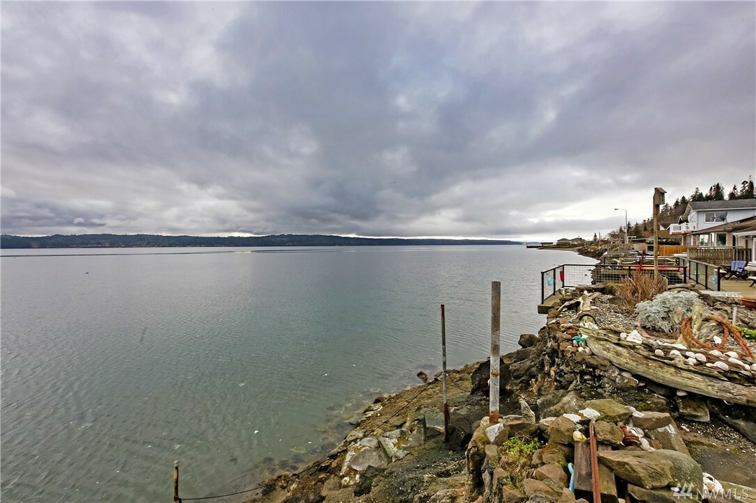 Property Photo:  170 N Beach Dr  WA 98365 