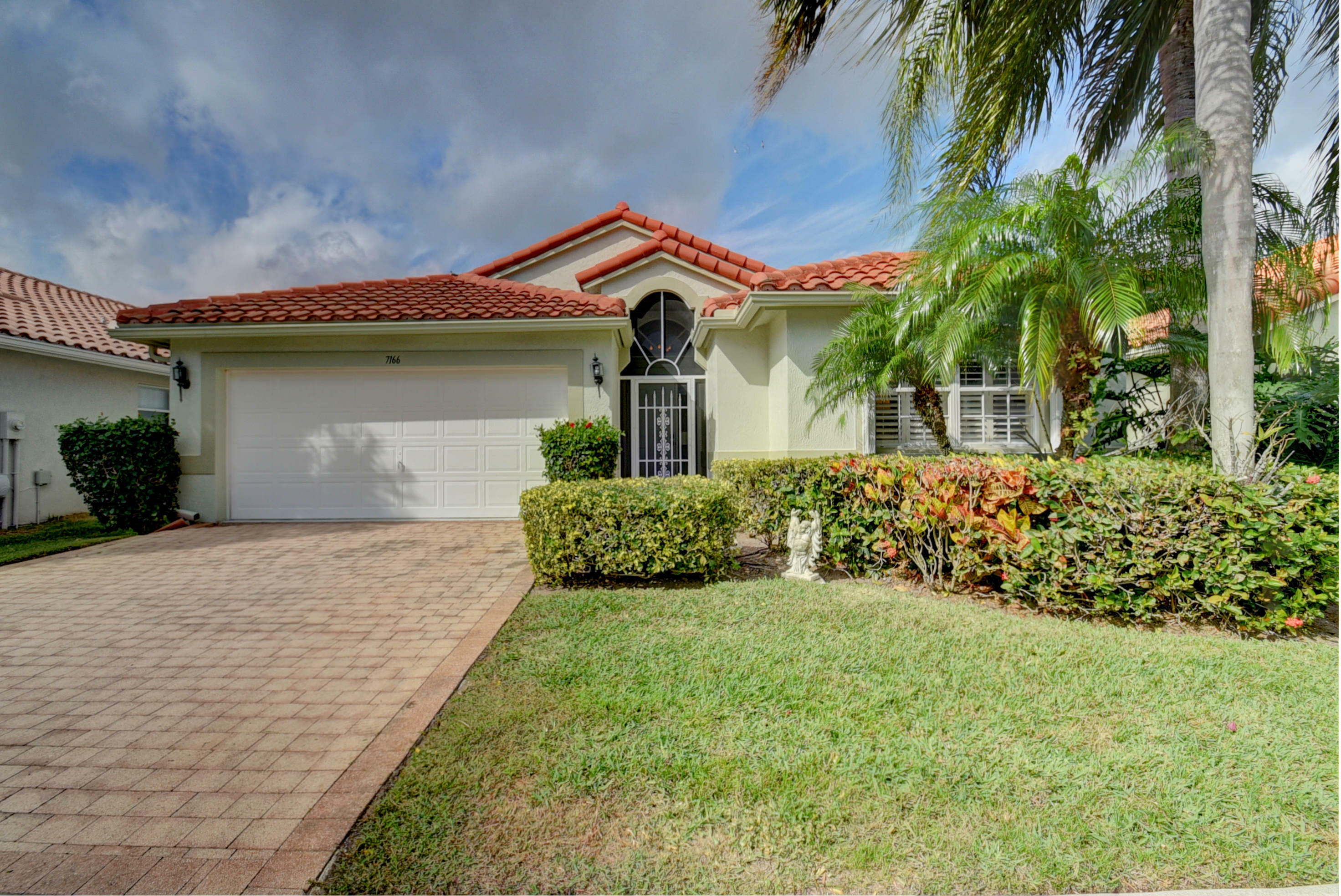 Property Photo:  7166 Haviland Circle  FL 33437 