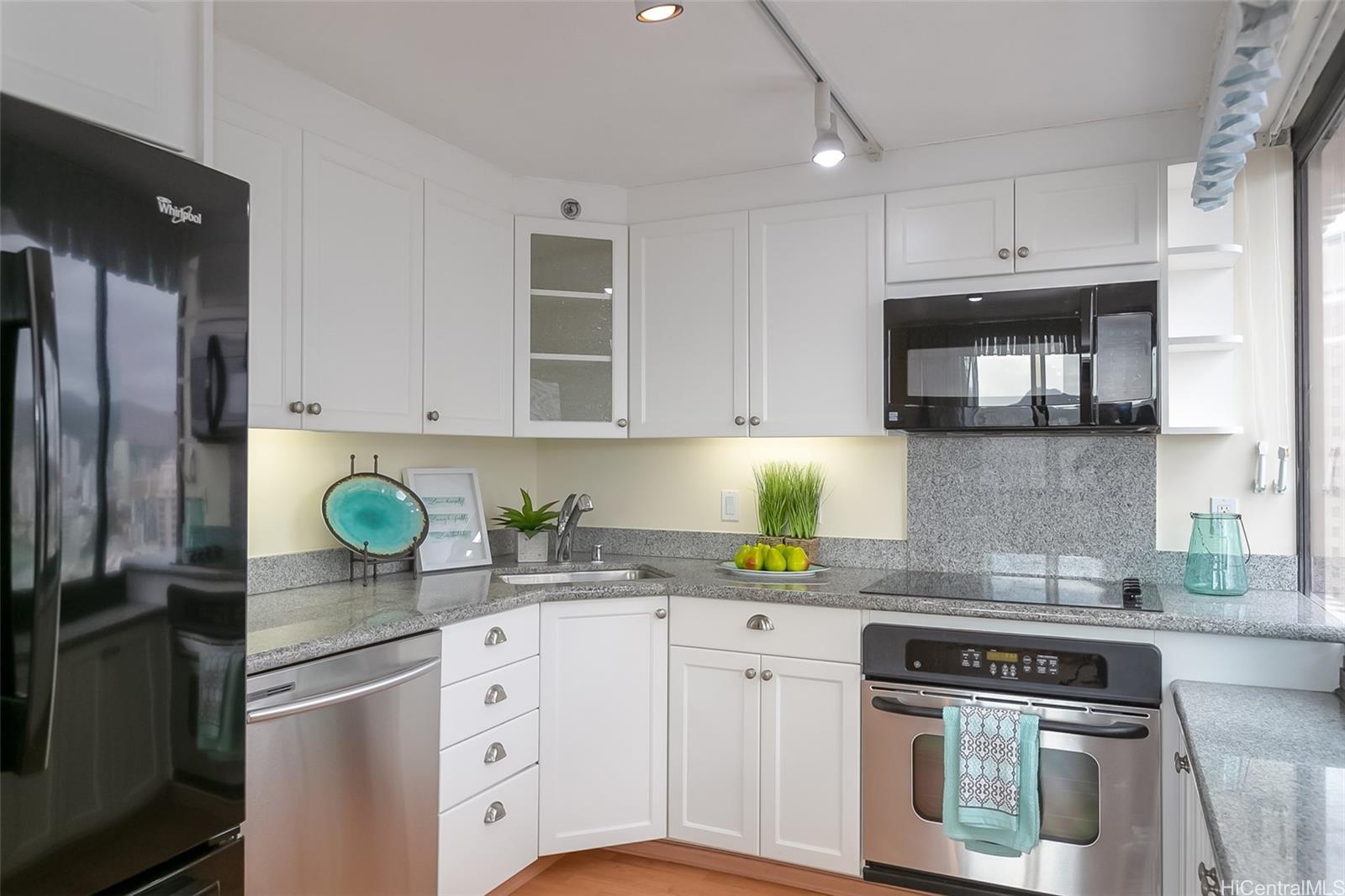 Property Photo:  343 Hobron Lane 3002  HI 96815 
