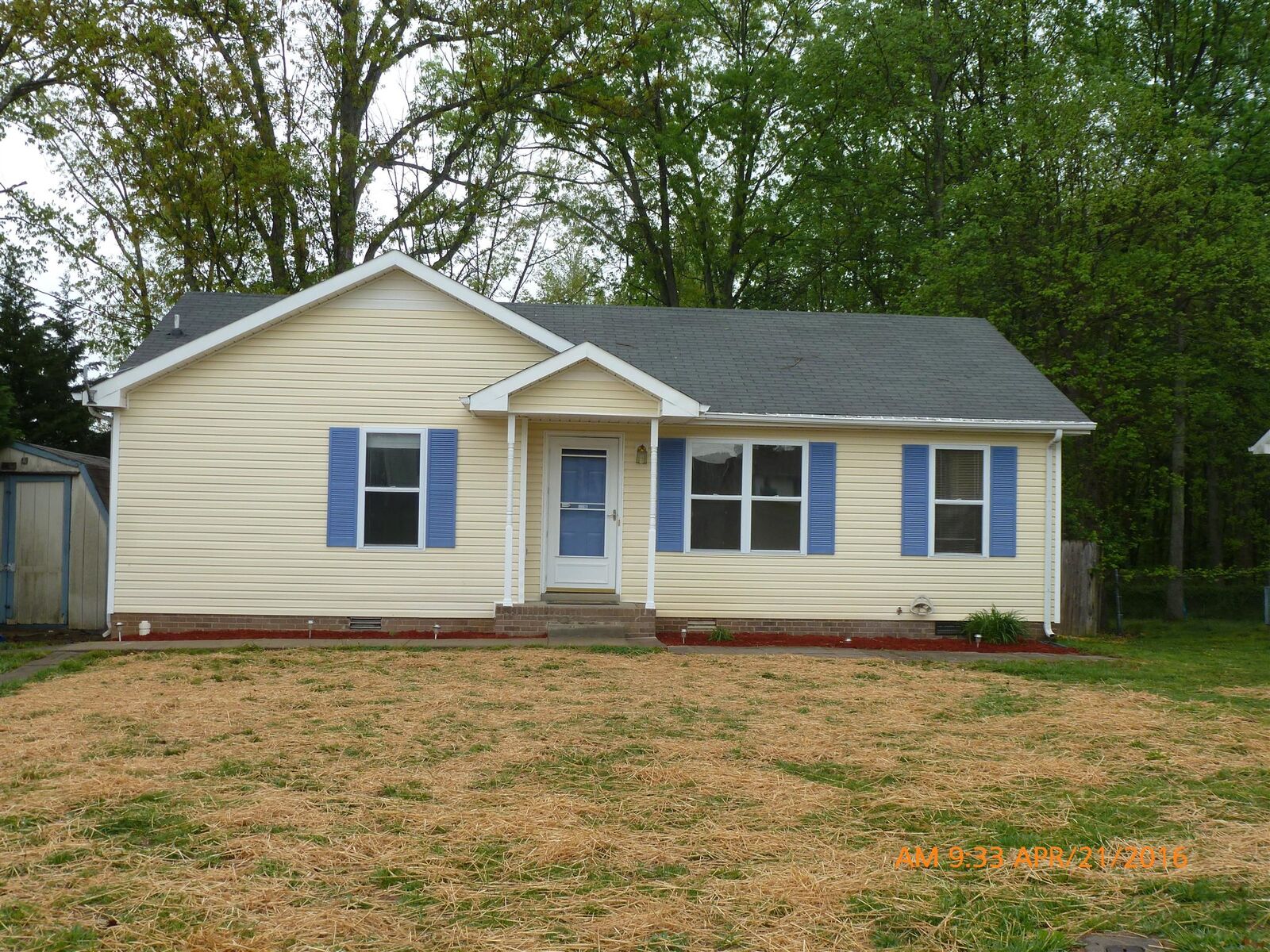 Property Photo:  588 Garnet Dr  TN 37042 