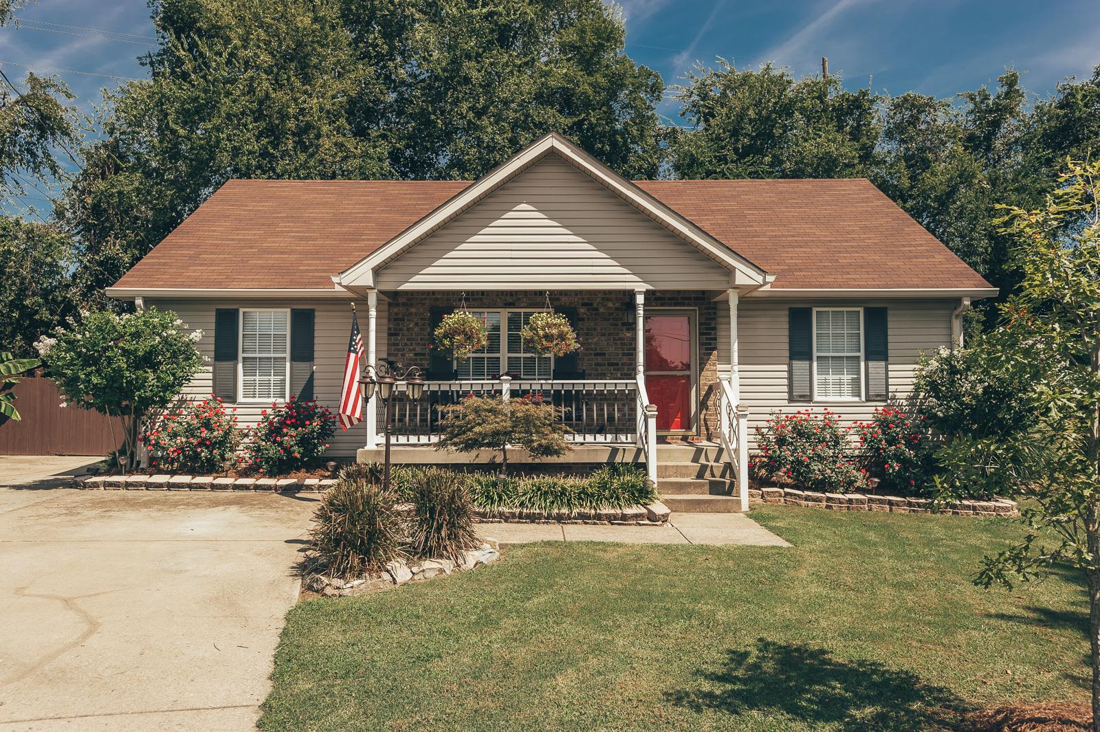 Property Photo:  744 Stone Hedge Dr  TN 37138 