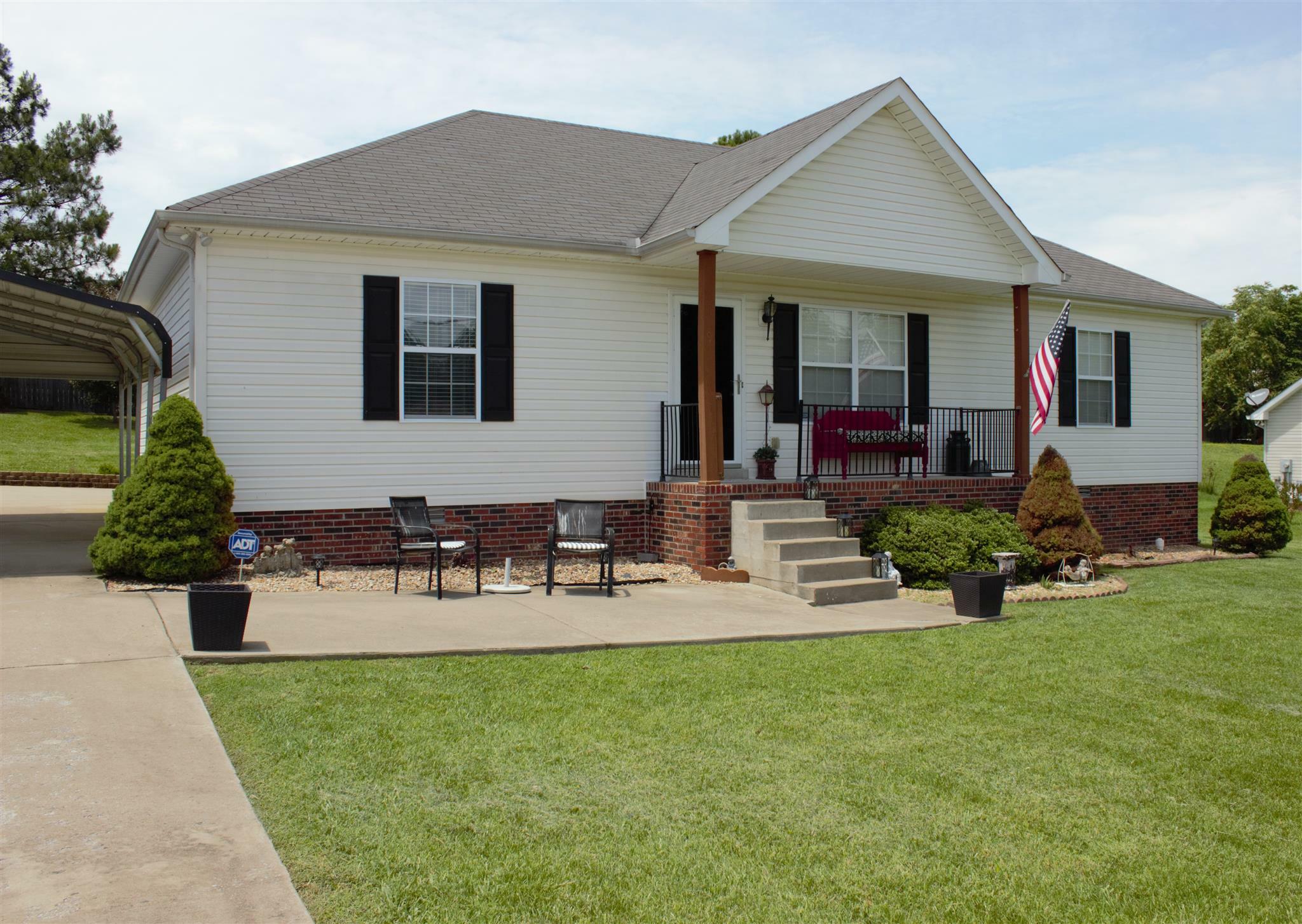 Property Photo:  119 Deerfield Dr  TN 37172 