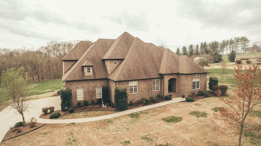 Property Photo: 233 Hunters Ln TN 37075