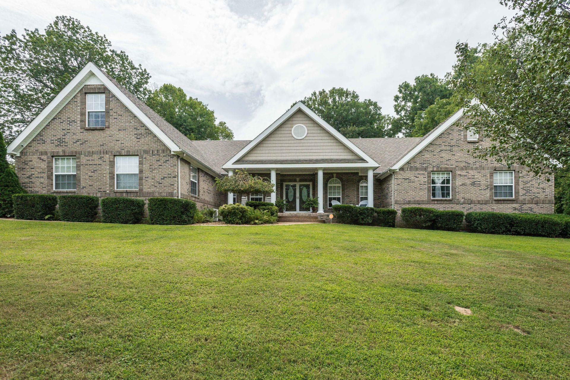 Property Photo: 504 Katelyn Dr TN 37174