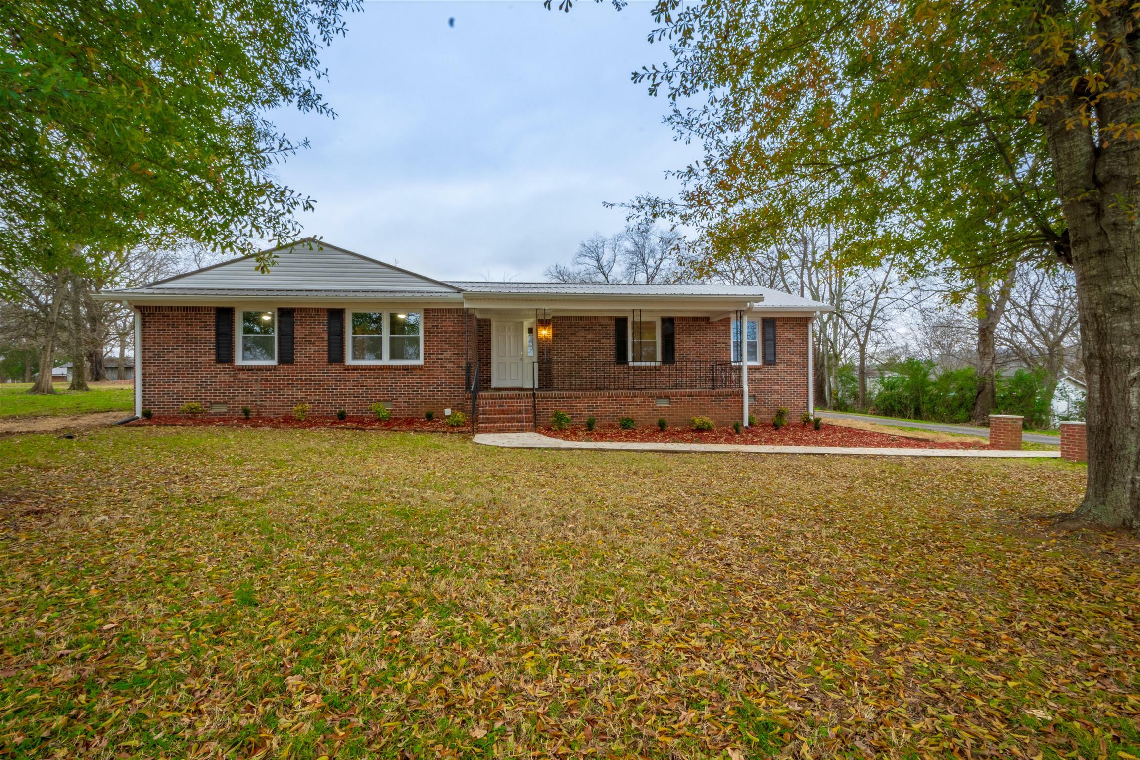 Property Photo:  509 Market St.  TN 38477 