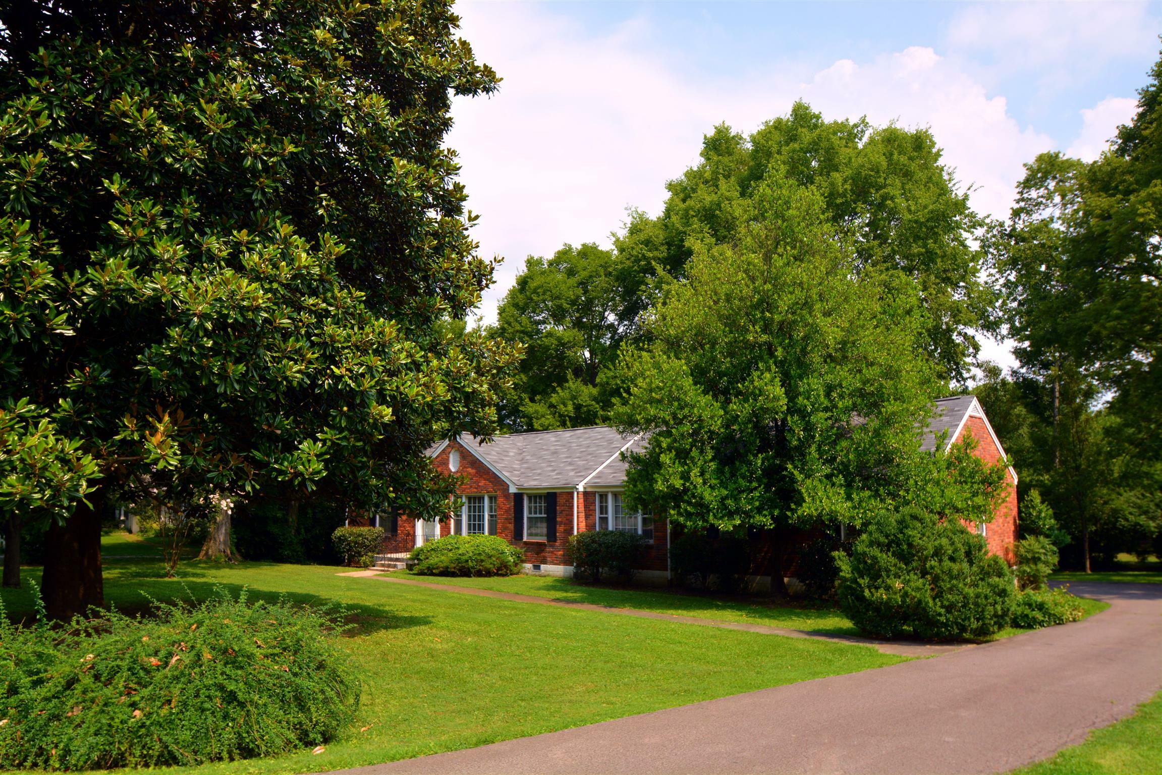 Property Photo: 910 Tower Pl TN 37204