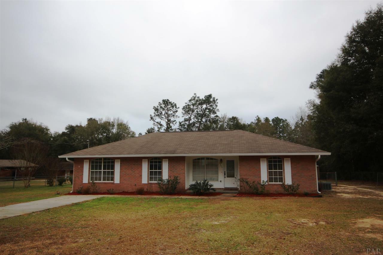 Property Photo:  6209 Silver Oak Dr  FL 32570 