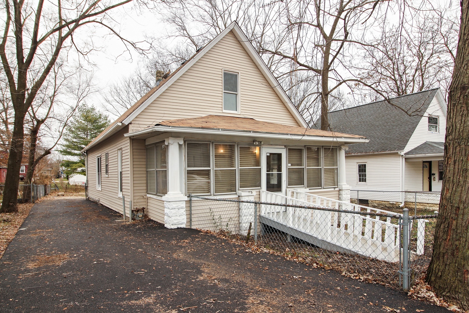 Property Photo:  302 Harwood Street  IL 60432 