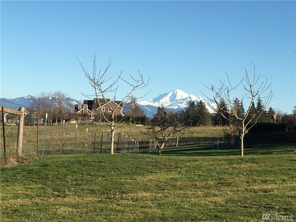 Property Photo: 5525 East Rd WA 98226