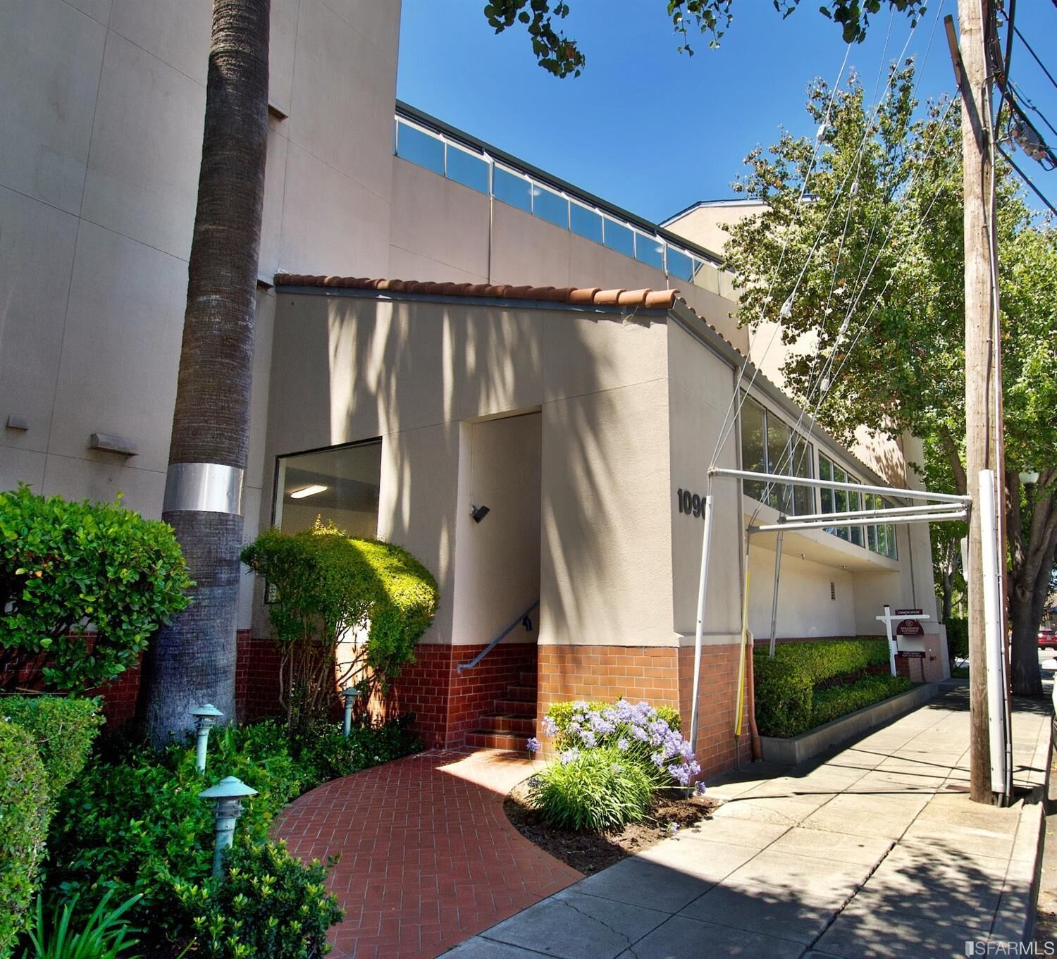 Property Photo:  1090 Main Street 201  CA 94063 