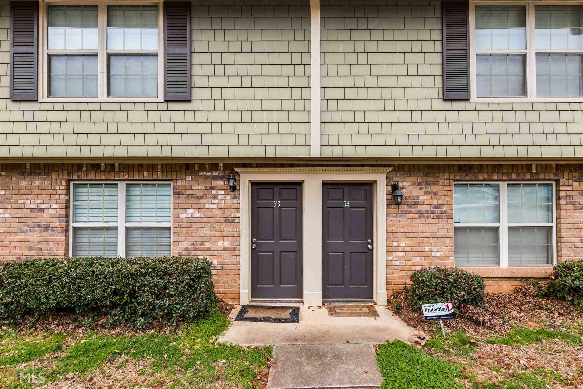 Property Photo: 33 Villa Ct GA 30080