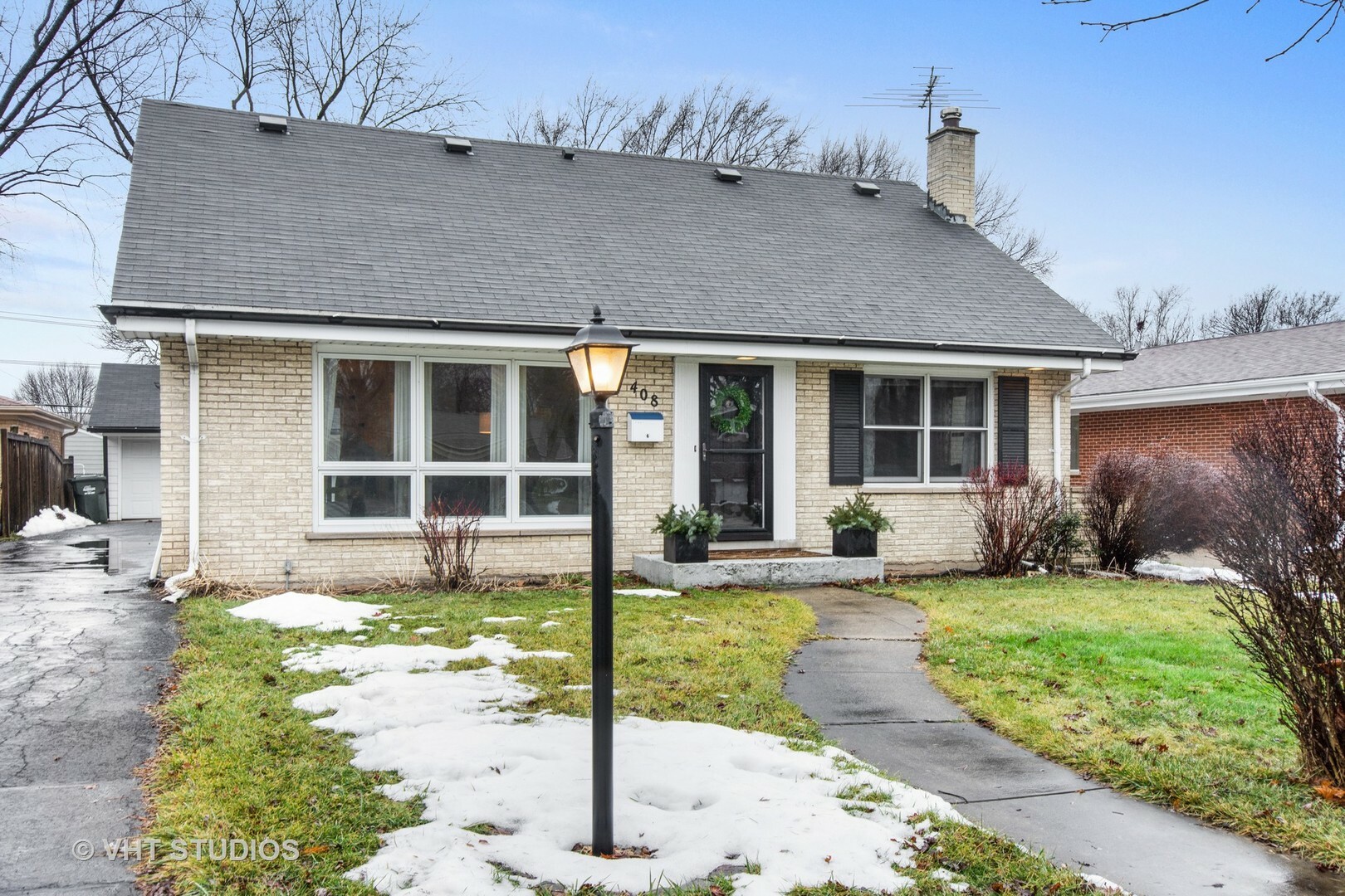 Property Photo:  408 South Mount Prospect Road  IL 60056 