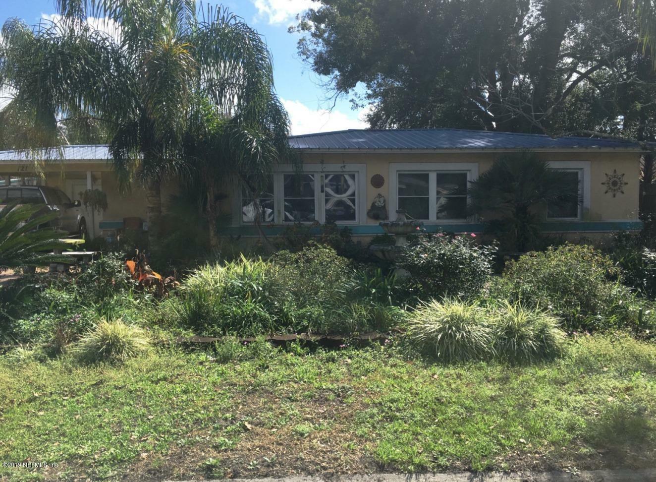 Property Photo:  121 E Oak Hill Dr  FL 32177 