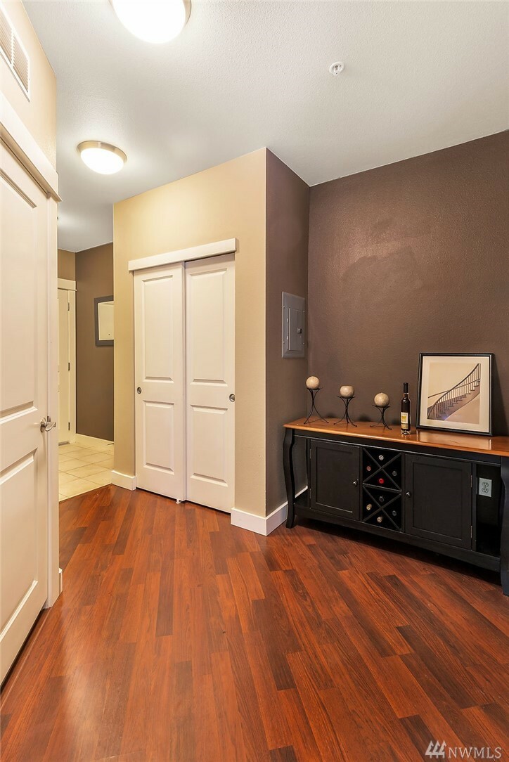 Property Photo: 15700 116th Ave NE 208 WA 98011