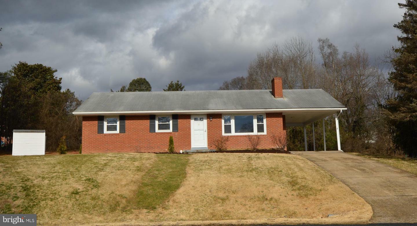 Property Photo:  315 Stonewall Circle  VA 22664 