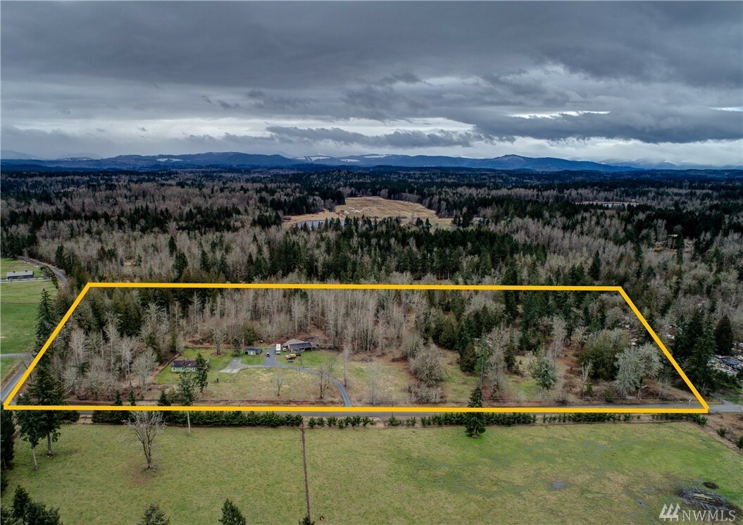 Property Photo: 33104 Webster Rd E WA 98328