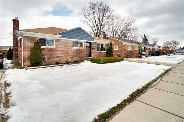 Property Photo:  23219 Port Street  MI 48082 