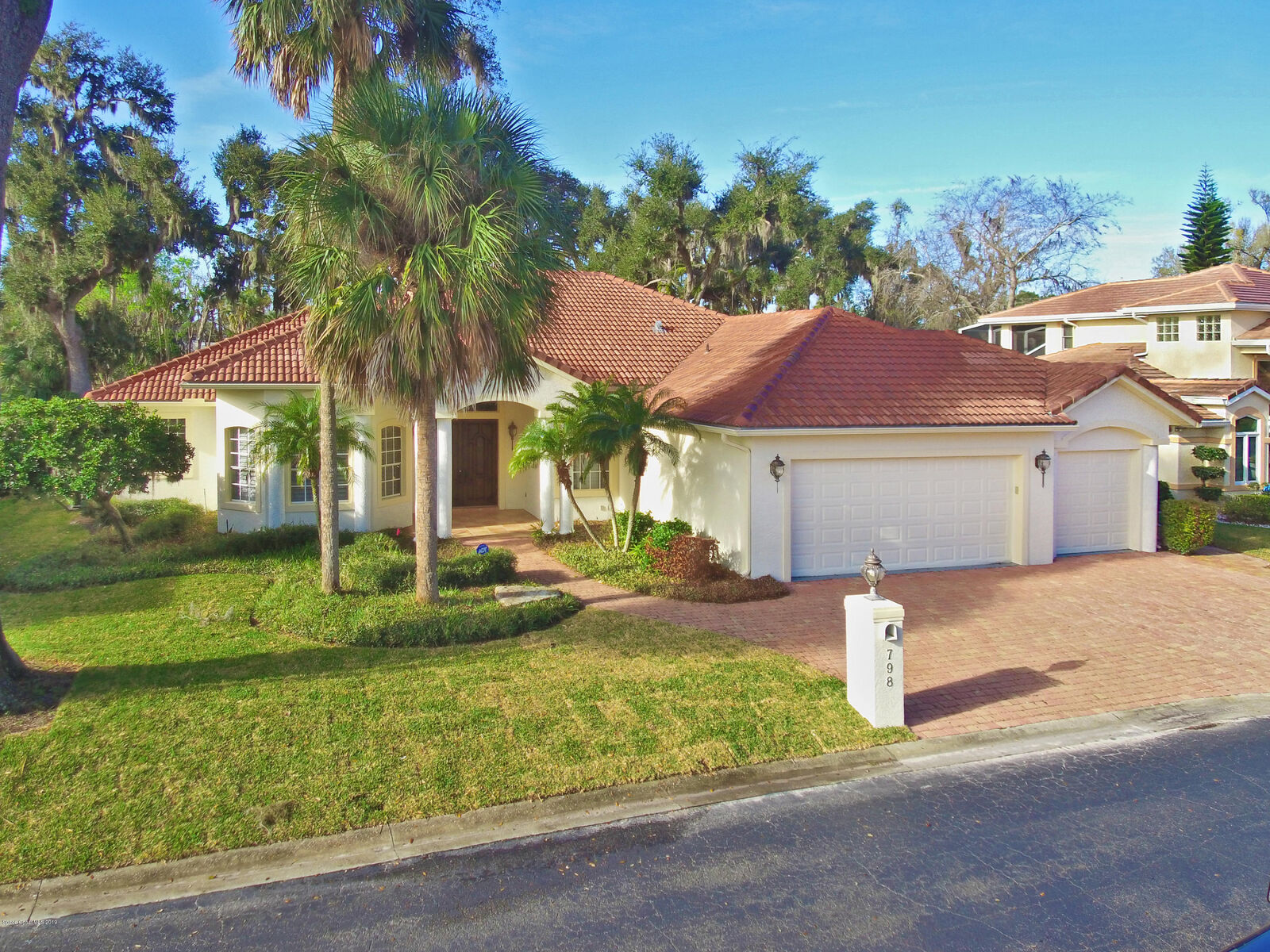 Property Photo: 798 Florencia Circle FL 32780