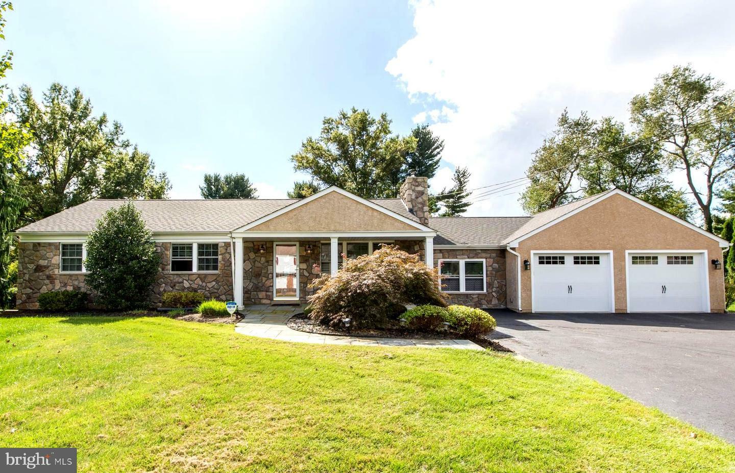 Property Photo: 916 Chestnut Street PA 19426