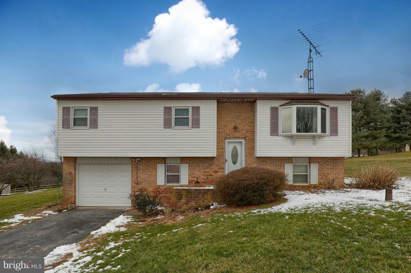 Property Photo:  864 Millers Spring Road  PA 17406 