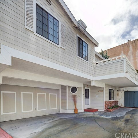 Property Photo:  1924 Mathews Avenue C  CA 90278 