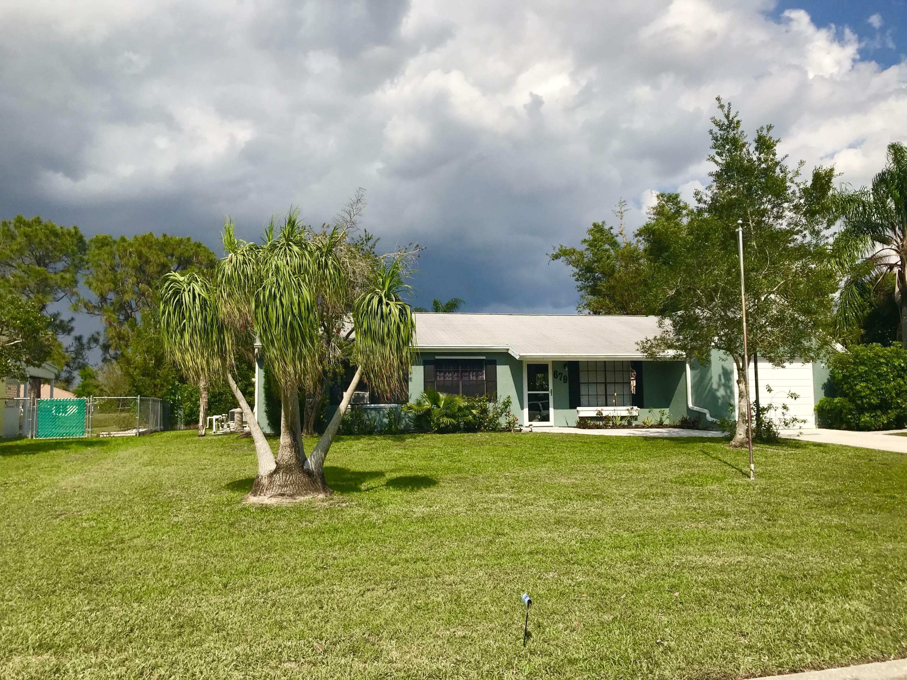 Property Photo:  679 SW Belmont Circle  FL 34953 