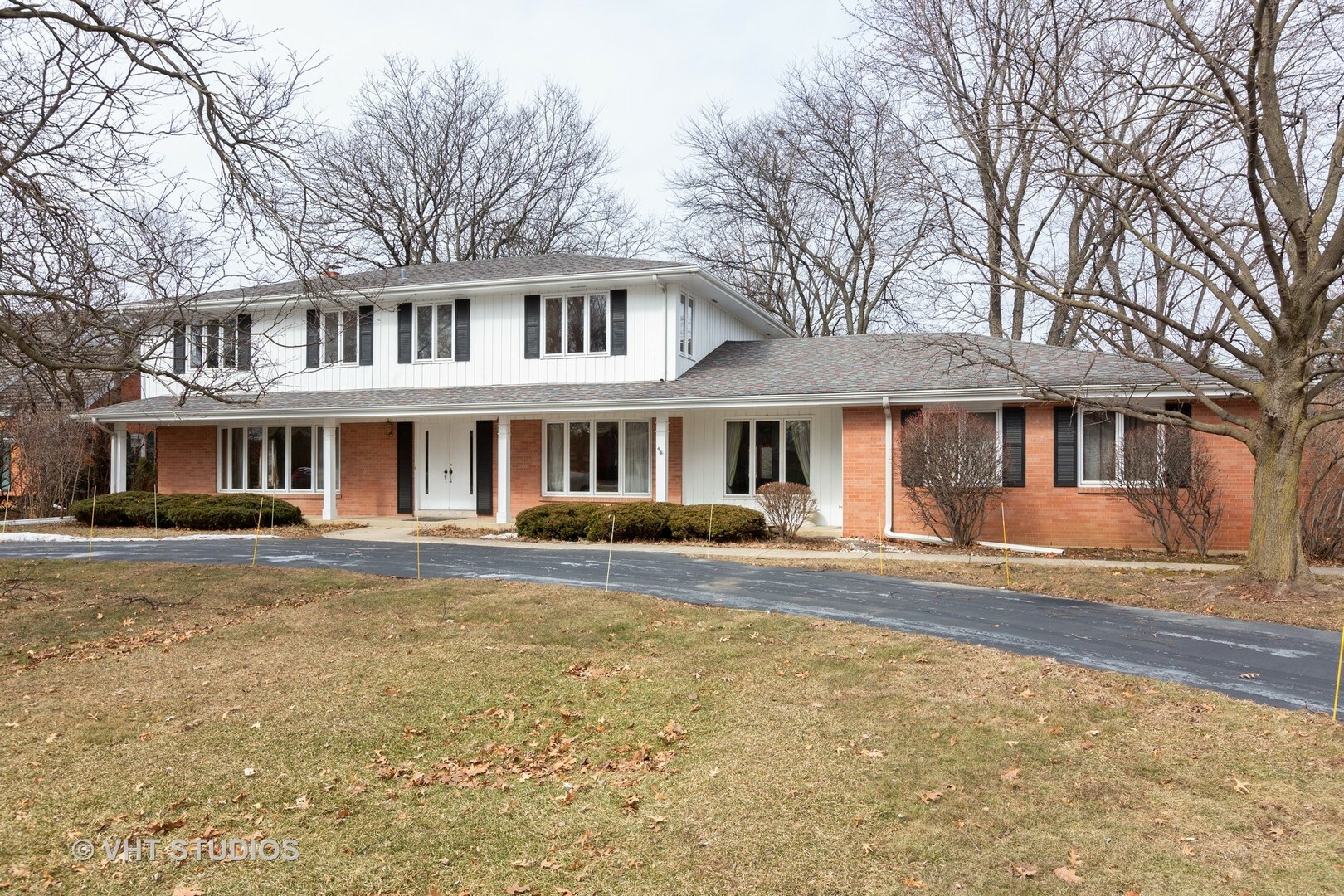 Property Photo:  26 Bradford Lane  IL 60523 