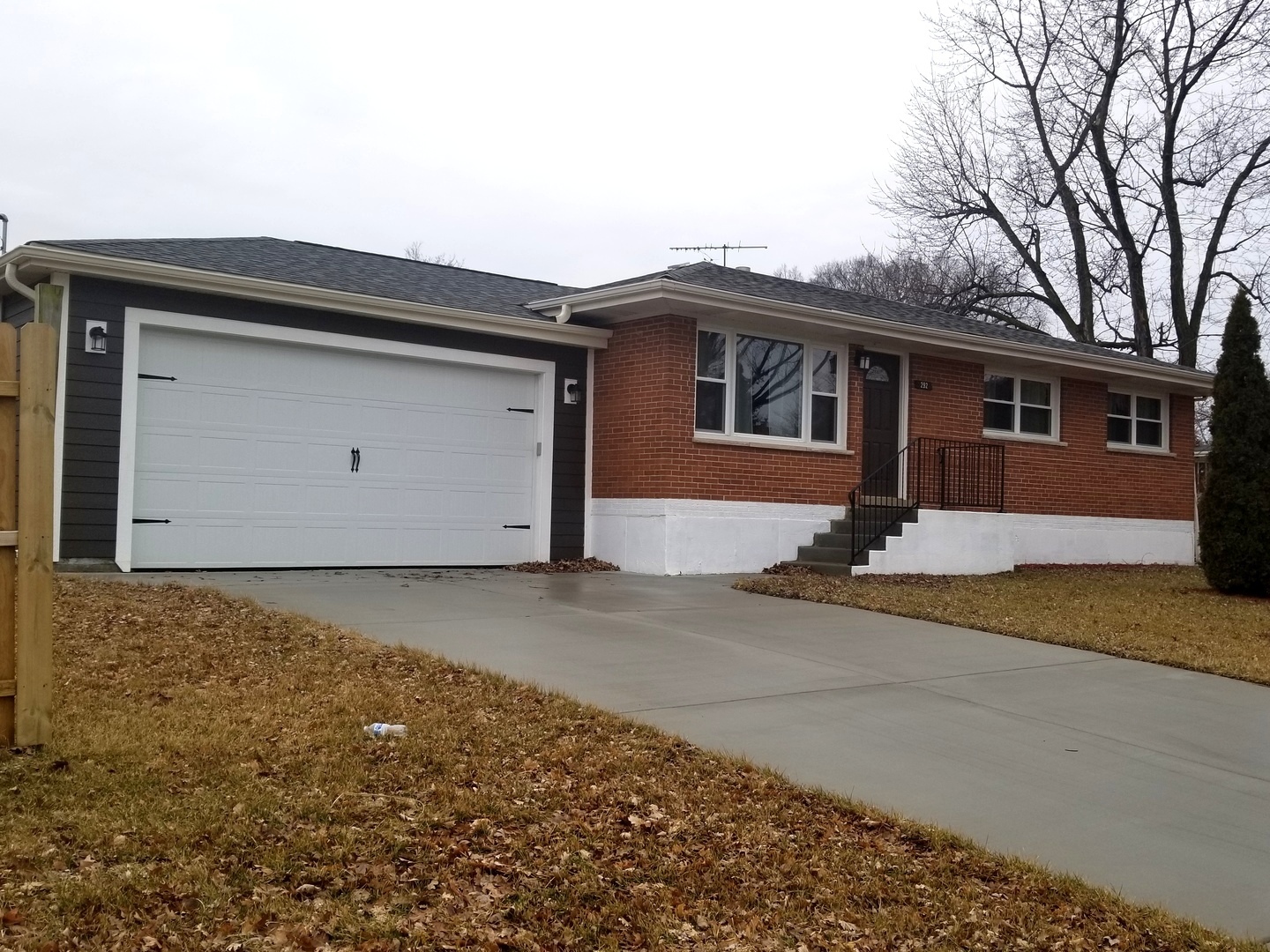 Property Photo: 292 East Fullerton Avenue IL 60126