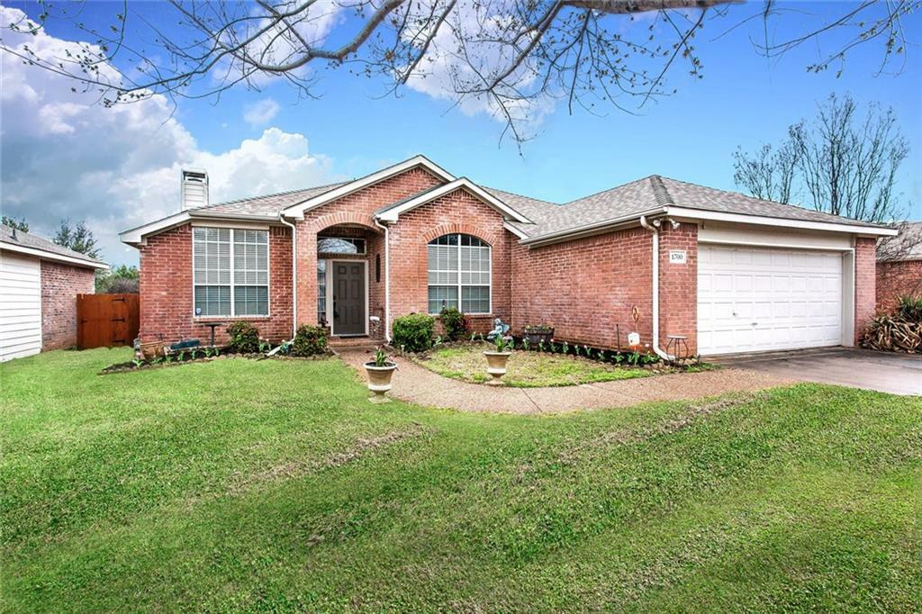 Property Photo:  1700 Birch Lane  TX 76210 