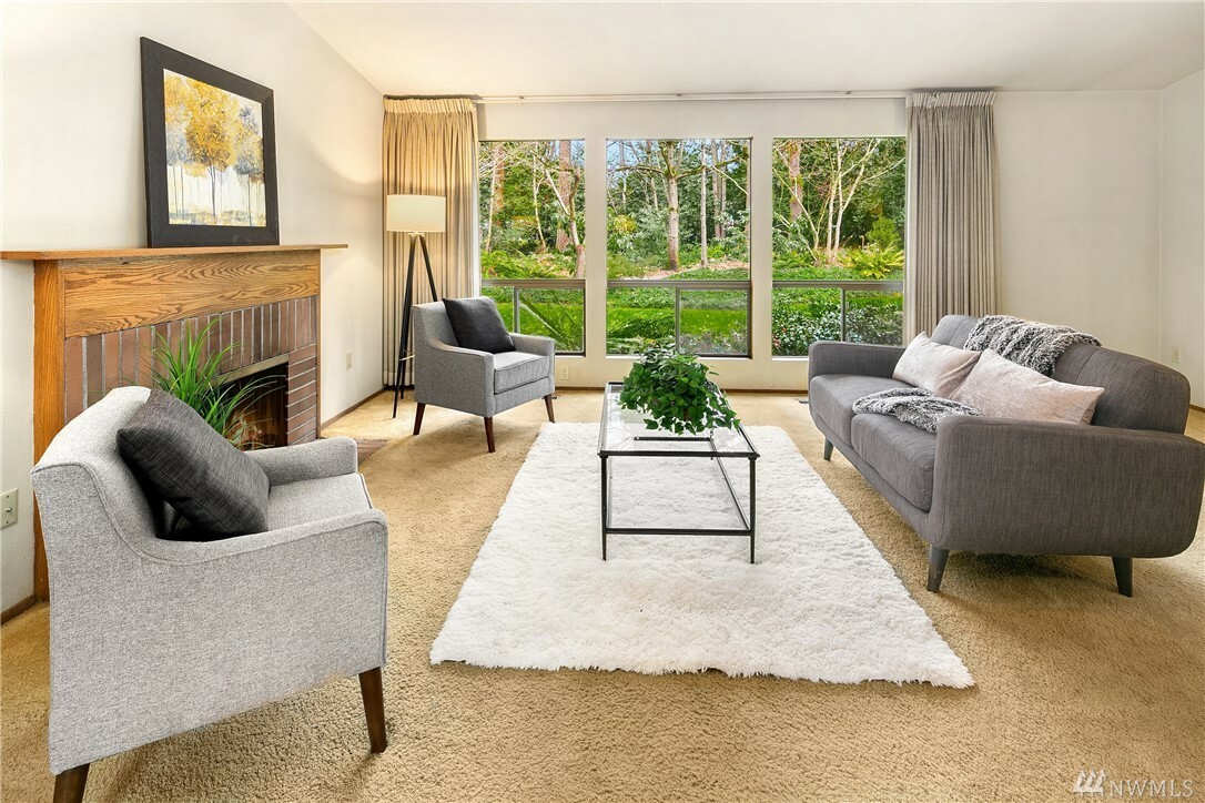 Property Photo:  8651 SE 60th St  WA 98040 