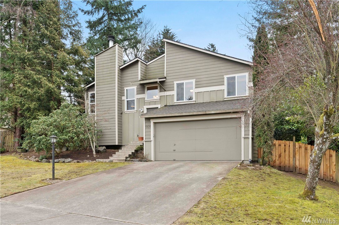 Property Photo: 1909 NE 19th Place WA 98056