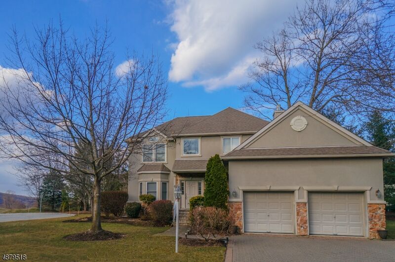 Property Photo:  6 Rock Oak Ct  NJ 07419 