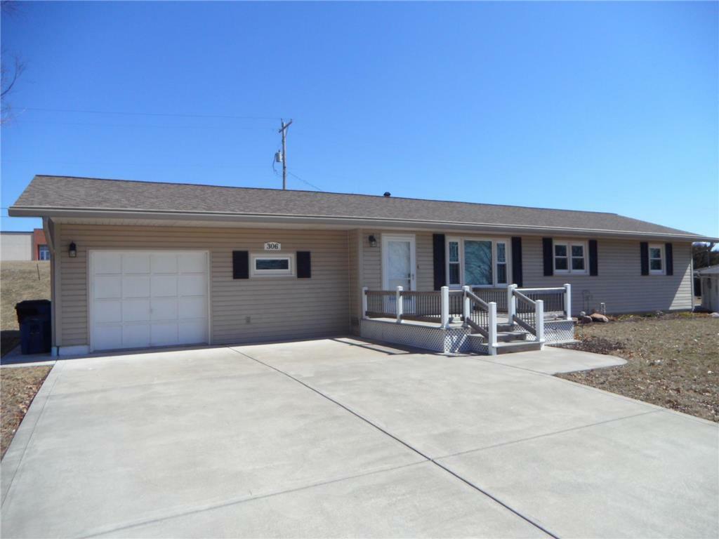 Property Photo: 306 S Westview Road KS 66054