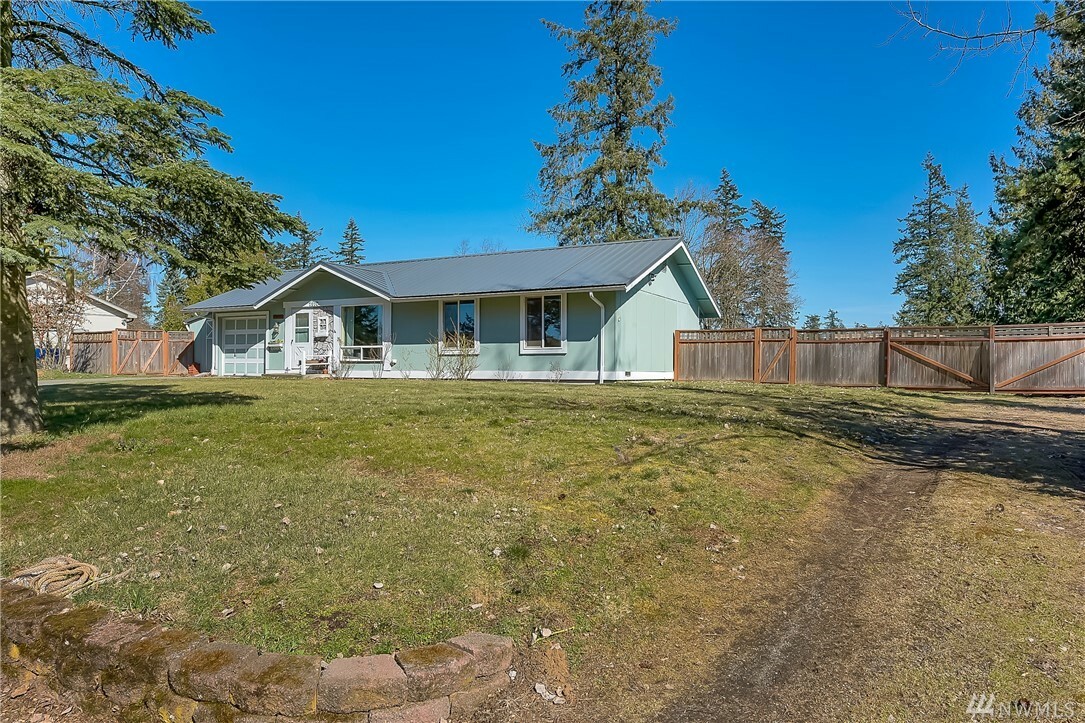 Property Photo: 7970 Lynbrook Ct WA 98248