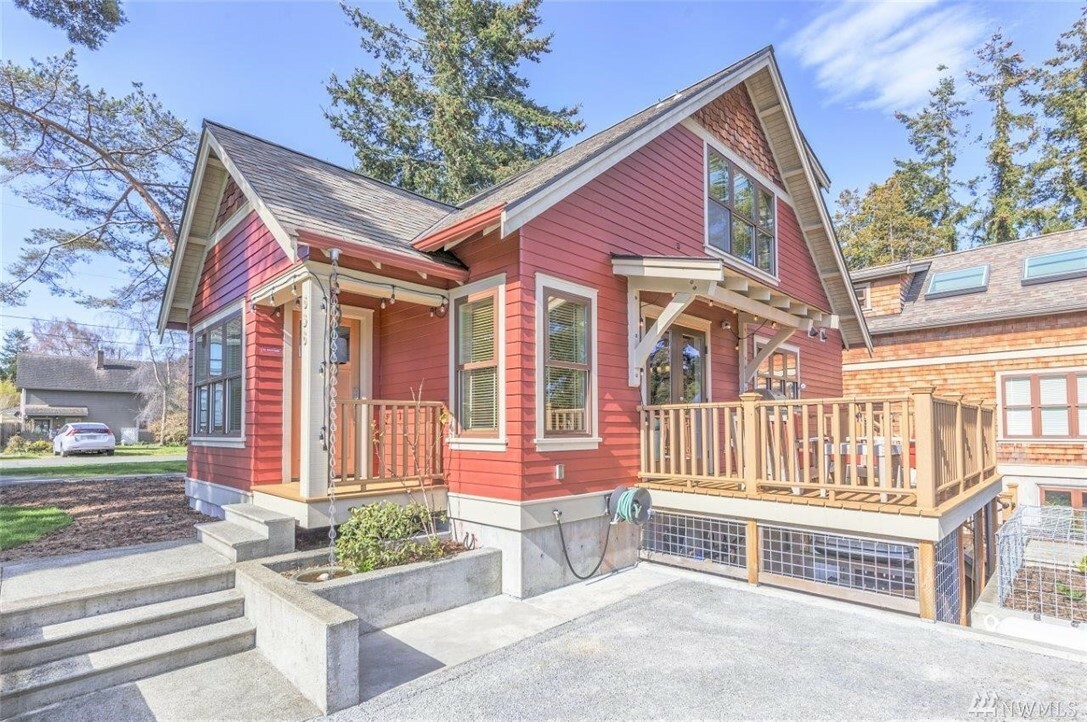 Property Photo:  838 Lincoln St  WA 98368 