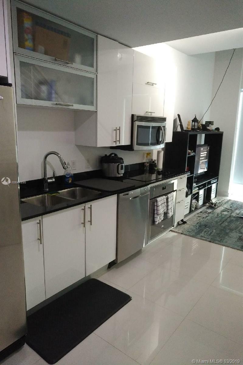 Property Photo: 60 SW 13th St 2805 FL 33130