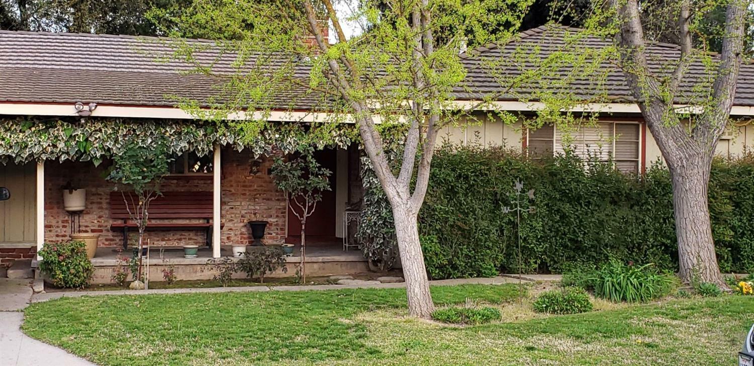 Property Photo:  5522 N 7th Street  CA 93710 