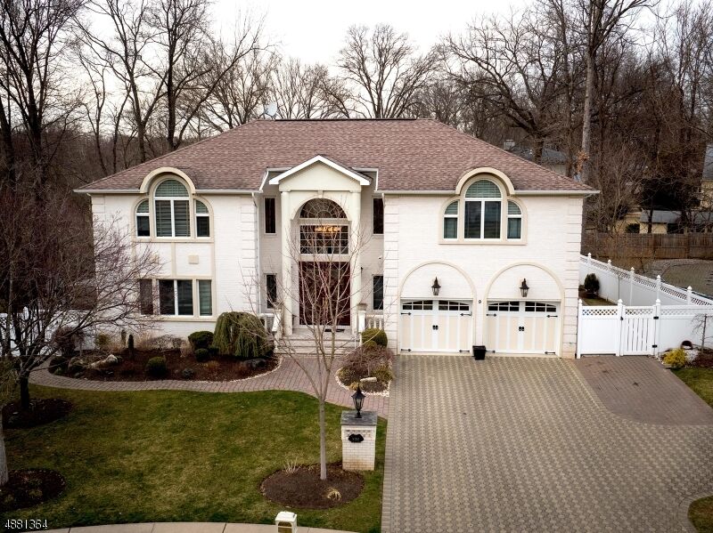 Property Photo:  9 Pelican Ct  NJ 07652 