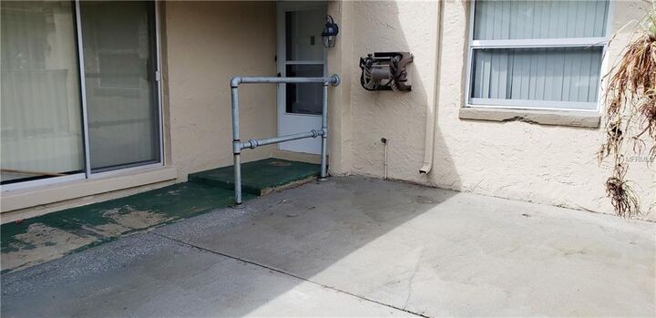 Property Photo: 276 Windmeadows Street 276 FL 32701